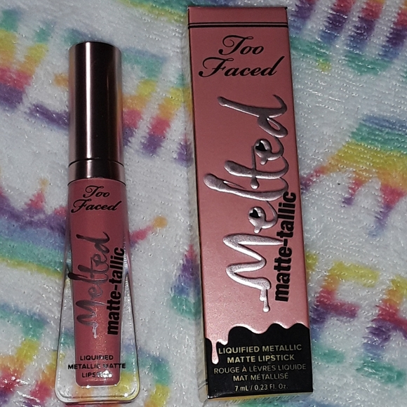 Too Faced Matte-Tallic "Our Lips Are Sealed" NEW - Picture 2 of 2